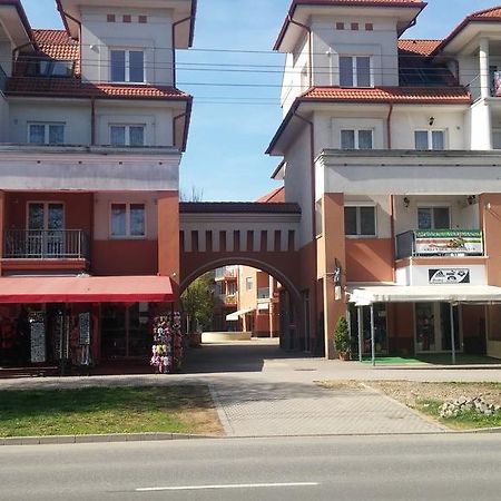 Ferienwohnung Baby Apartman Hajdúszoboszló Exterior foto