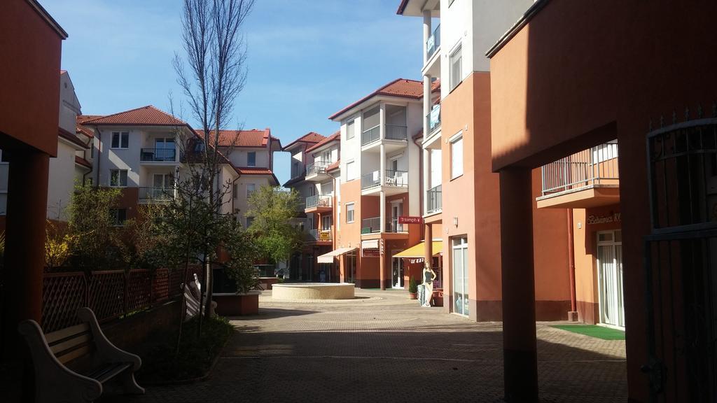 Ferienwohnung Baby Apartman Hajdúszoboszló Exterior foto
